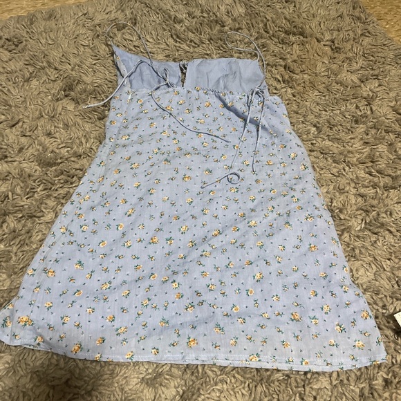 Pretty summer dress - Picture 2 of 3